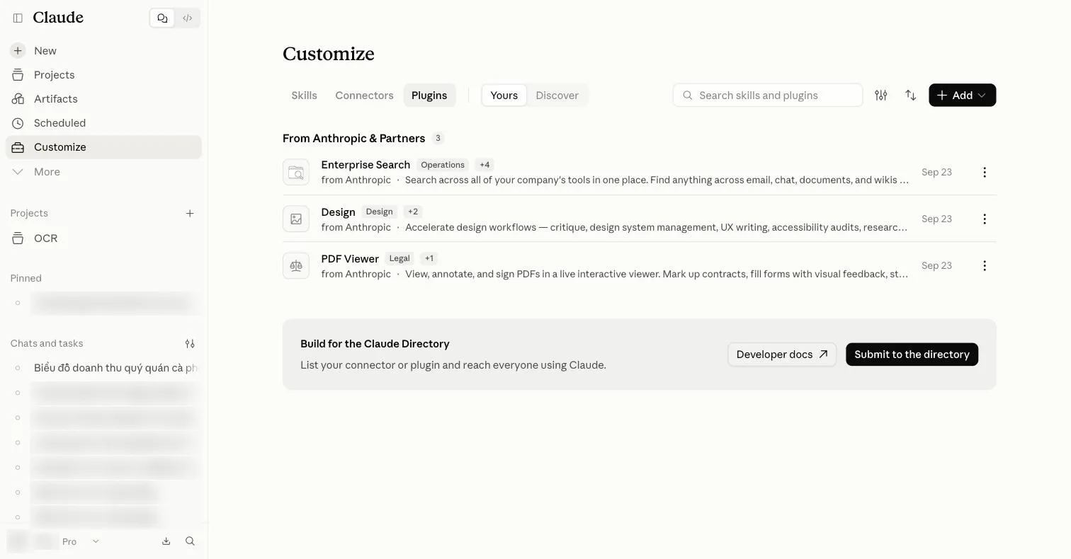 Trang Customize, tab Plugins, mục Yours: ba plugin From Anthropic & Partners là Enterprise Search, Design và PDF Viewer, mỗi dòng có mô tả, ngày Sep 23 và nút ba chấm; bên dưới là banner Build for the Claude Directory.