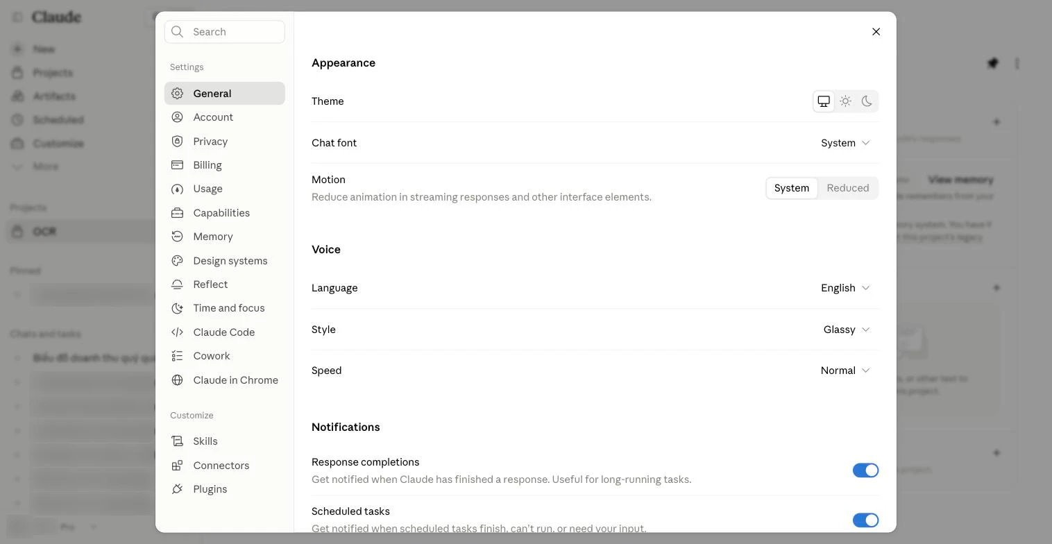 Trang Settings, mục General: Appearance (Theme, Chat font, Motion), Voice (Language, Style, Speed), Notifications. Cột trái liệt kê các trang cài đặt.